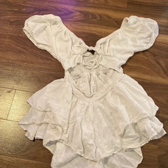 PRINCESS POLLY ROMPER - Picture 1 of 4
